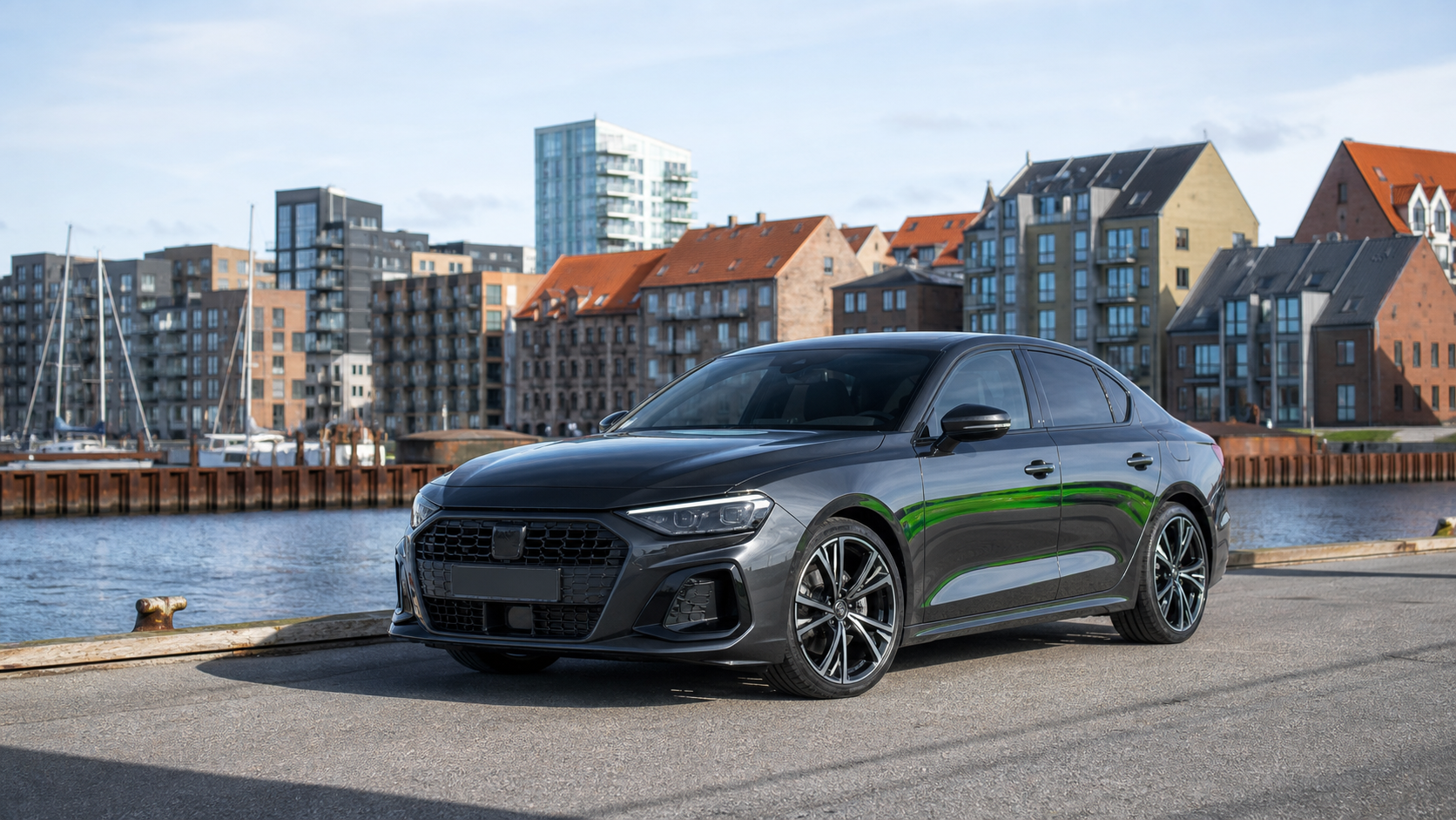 Bil ved en dansk havnefront
